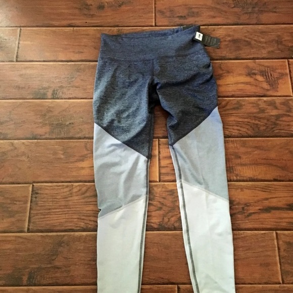 Old Navy Pants - **SOLD**New Old Navy Active Leggings